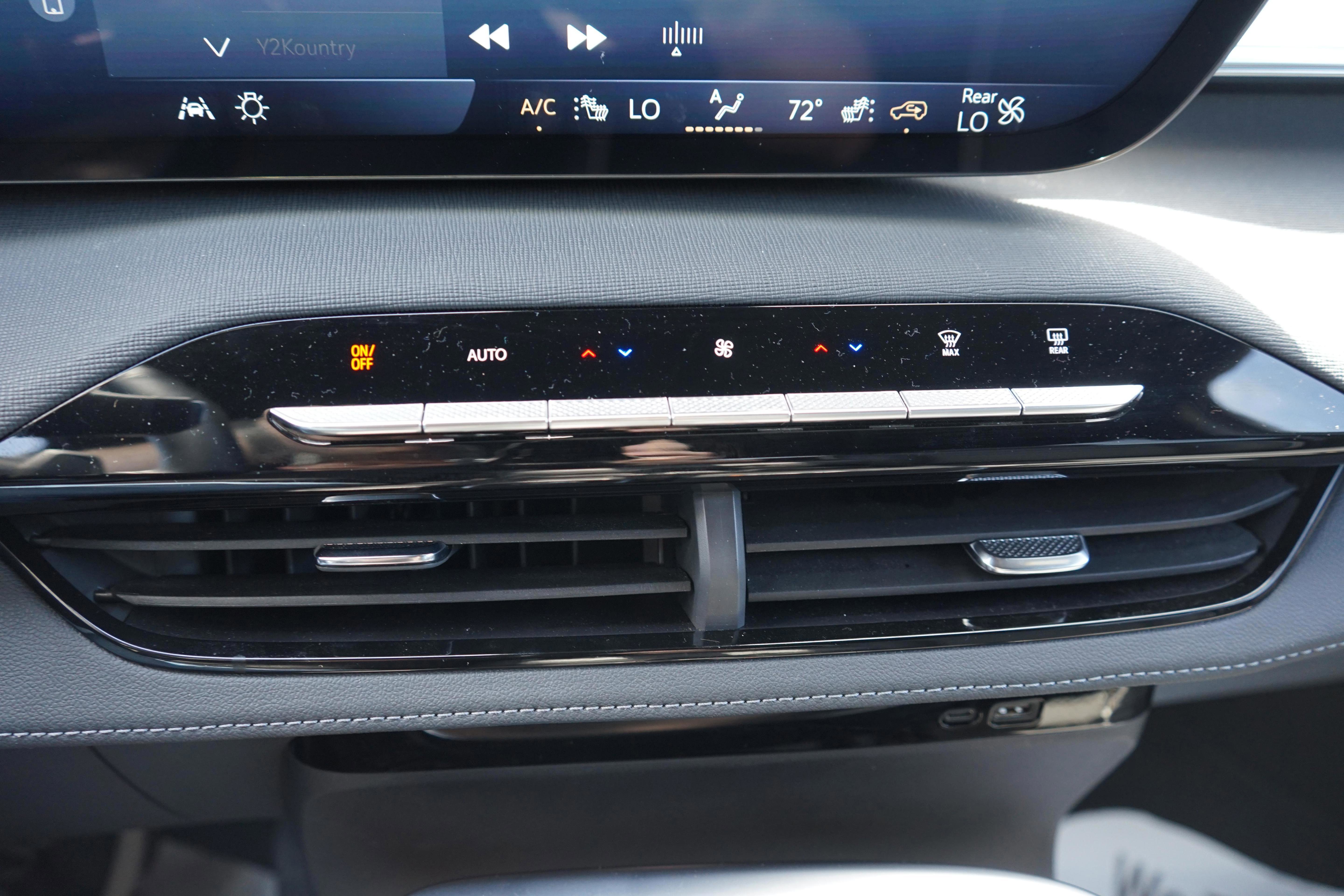 Used 2025 Buick Enclave Preferred FWD image 16