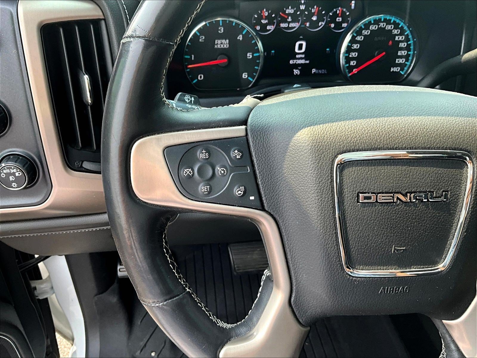 Used 2018 GMC Sierra 1500 Denali w/ Denali Ultimate Package AWD/4WD image 12