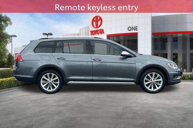 Used 2017 Volkswagen Golf Alltrack SE AWD/4WD image 3
