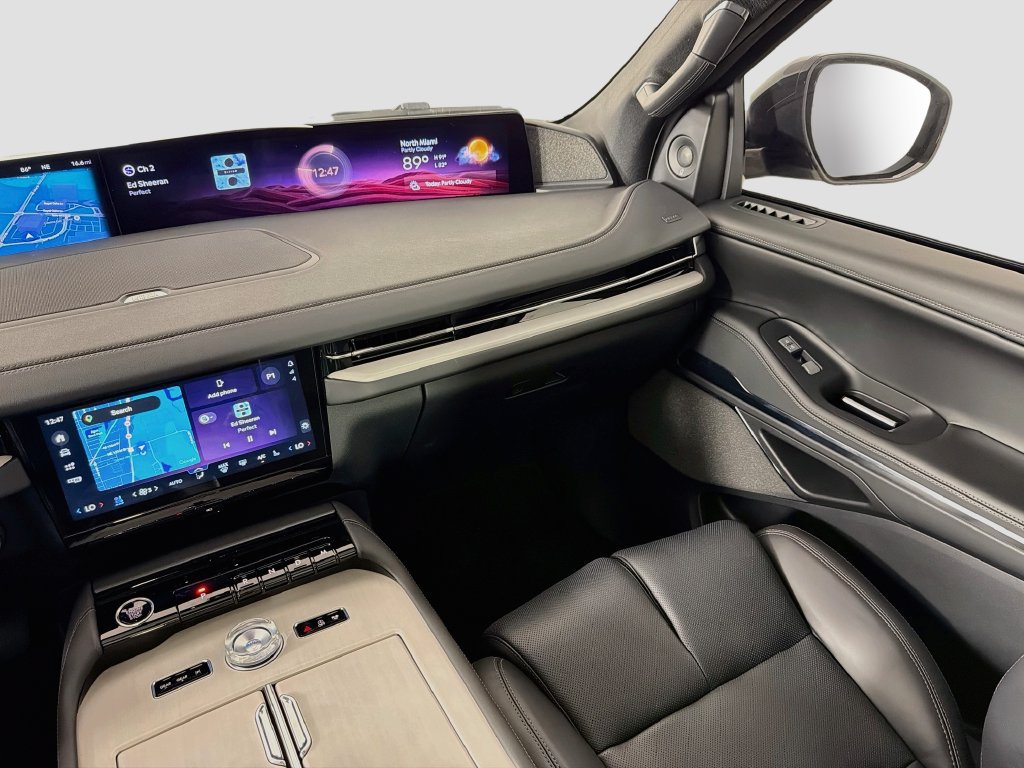 New 2027 Lincoln Navigator L Reserve w/ Jet Appearance Package RWD image 25