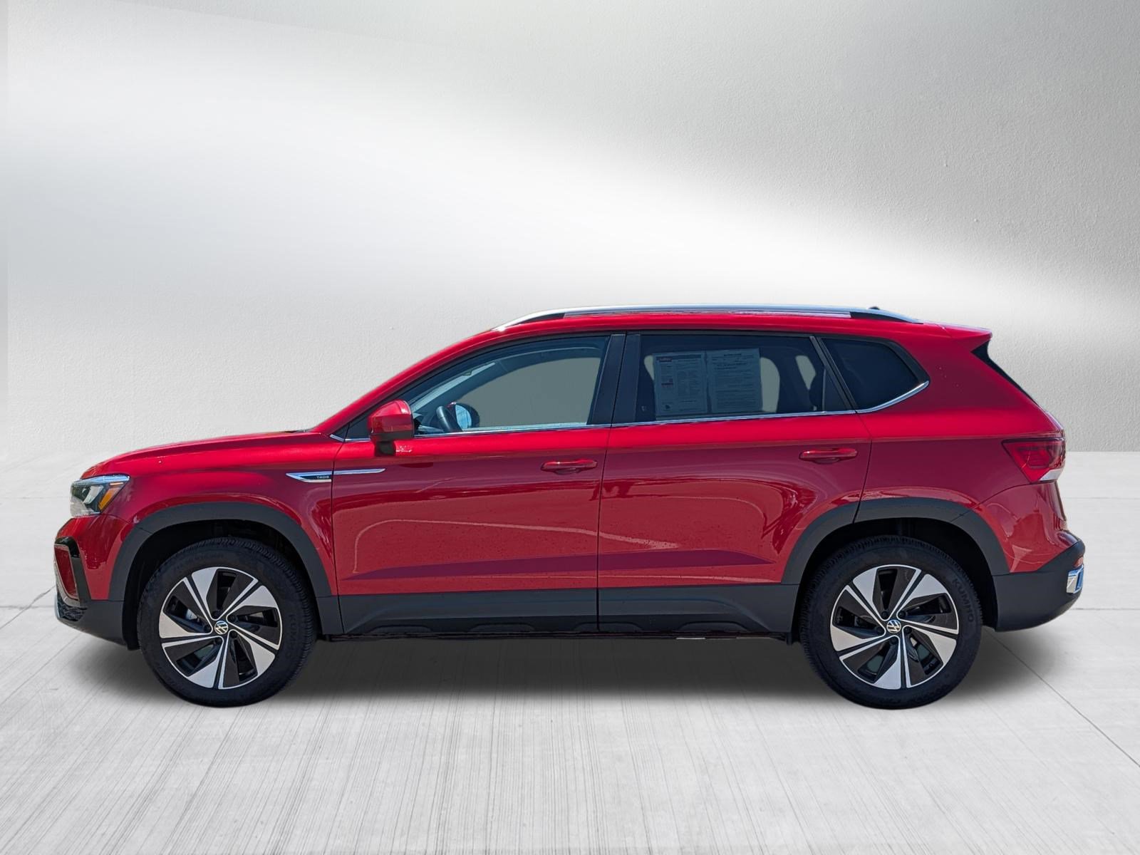 Used 2024 Volkswagen Taos SE AWD/4WD image 4