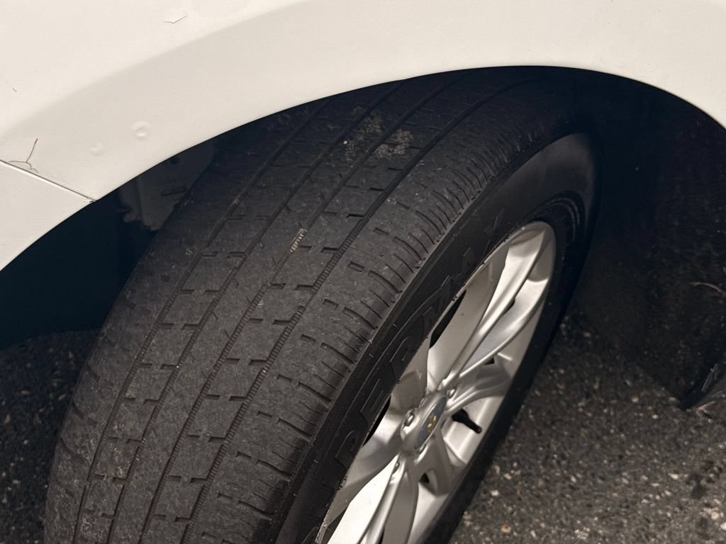 Used 2020 Chevrolet Equinox LT AWD/4WD image 11
