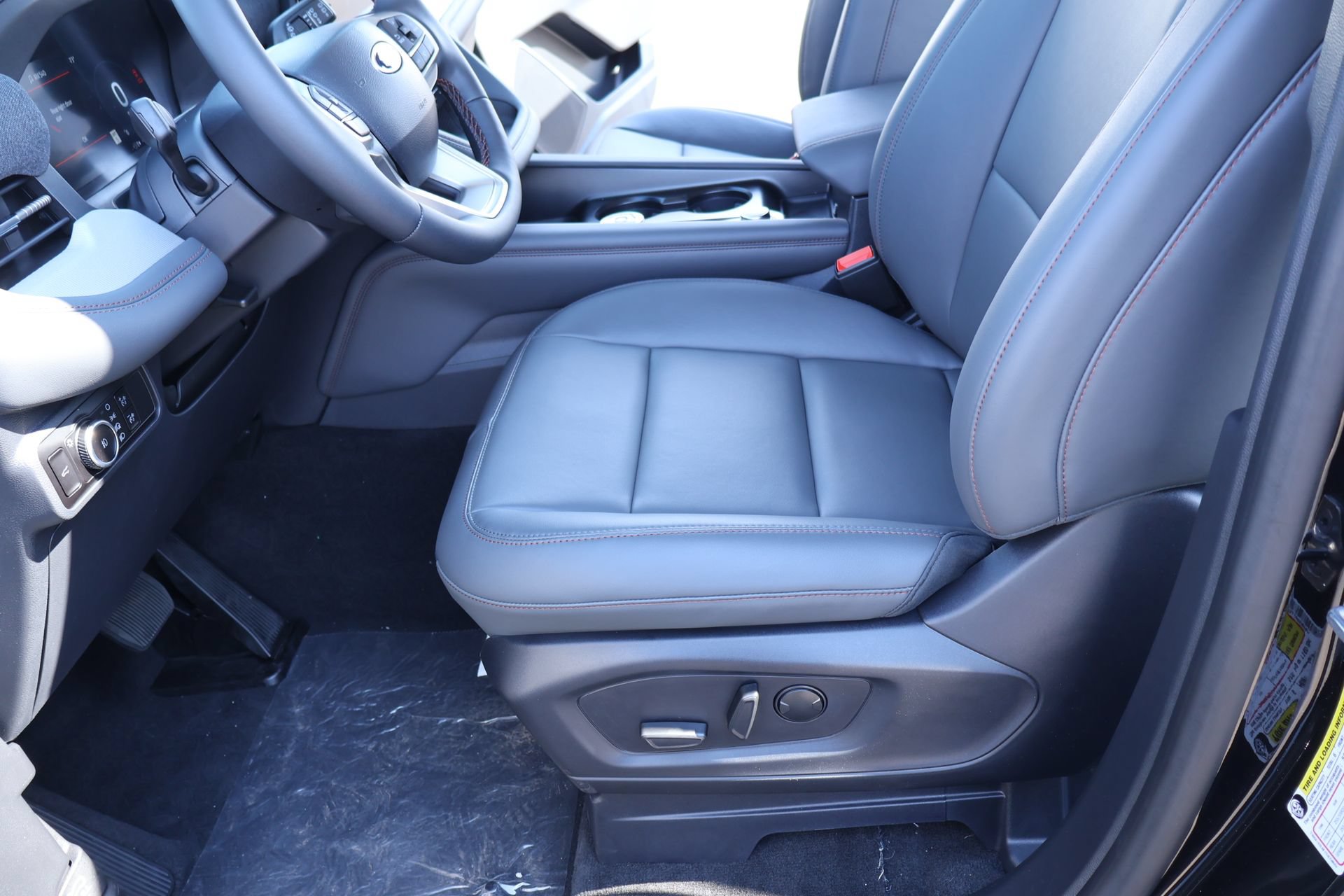 New 2026 Ford Explorer Active w/ Active Comfort Package AWD/4WD image 12