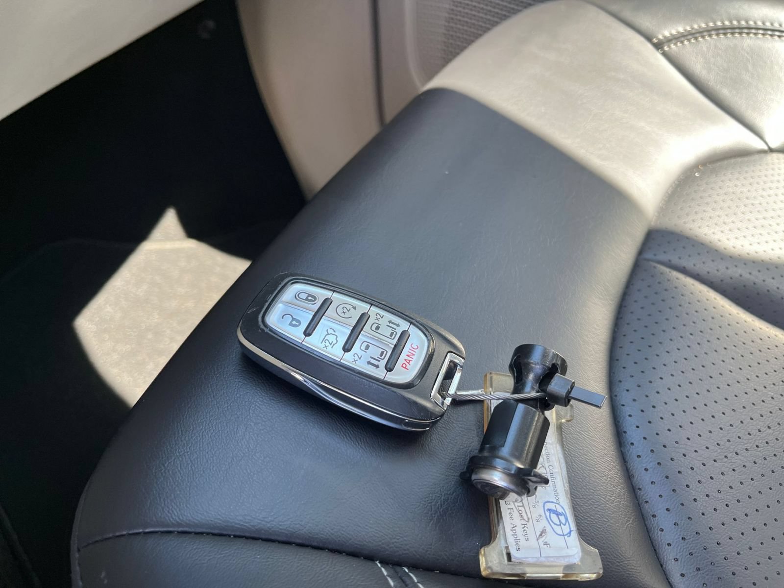 Used 2023 Chrysler Pacifica Touring-L FWD image 21