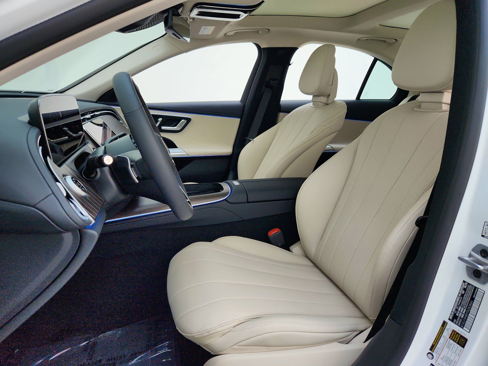 New 2026 Mercedes-Benz E 350 4MATIC Sedan image 17