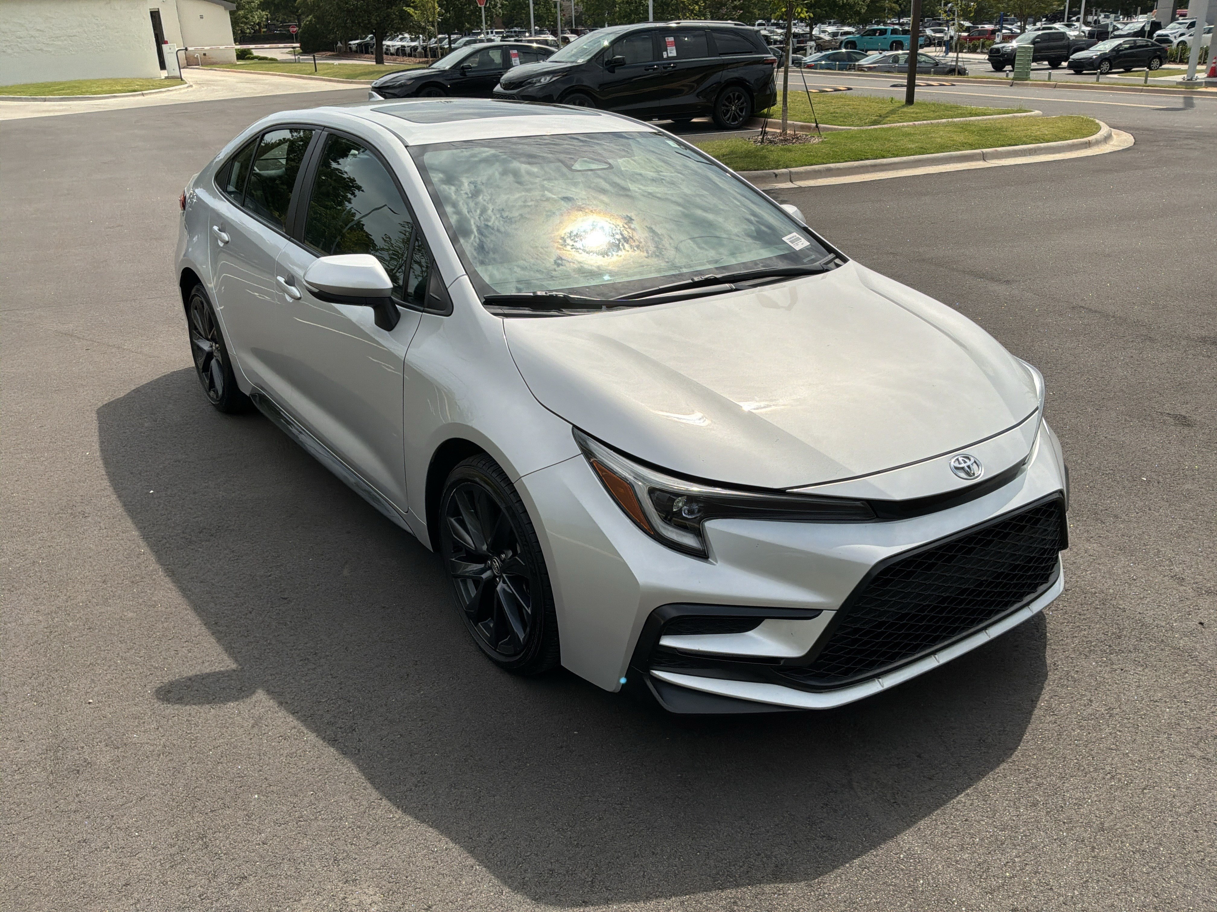 Used 2023 Toyota Corolla XSE FWD image 2