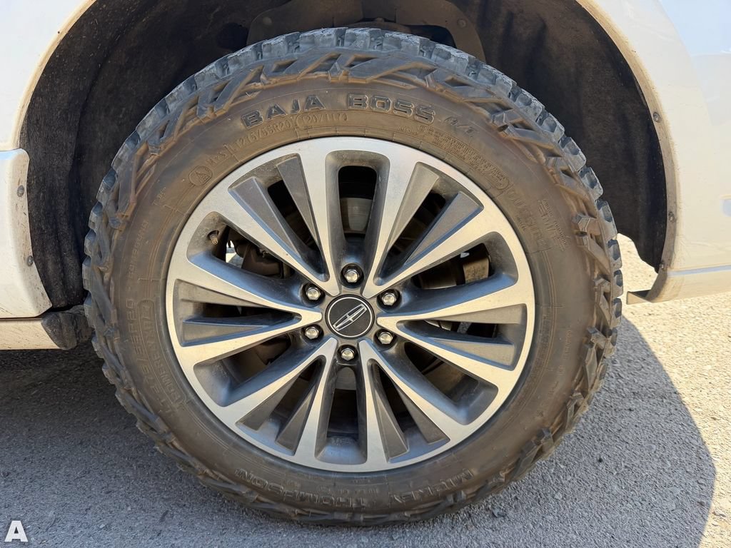 Used 2015 Lincoln Navigator L 2WD image 6