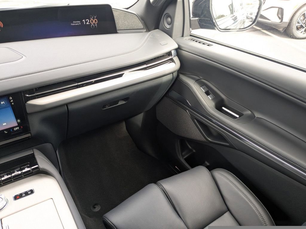 New 2026 Lincoln Navigator Reserve w/ Jet Appearance Package image 18