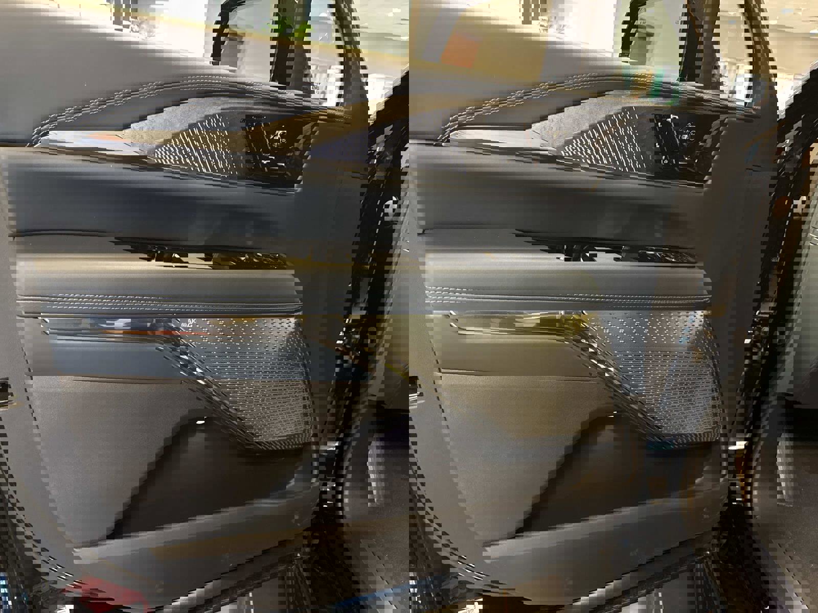 New 2025 Cadillac Escalade IQ Luxury 2 image 11