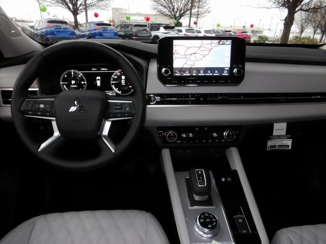 New 2025 Mitsubishi Outlander SEL image 14