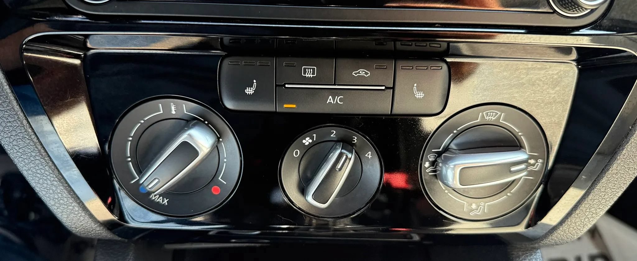 Used 2016 Volkswagen Jetta Sport FWD image 18