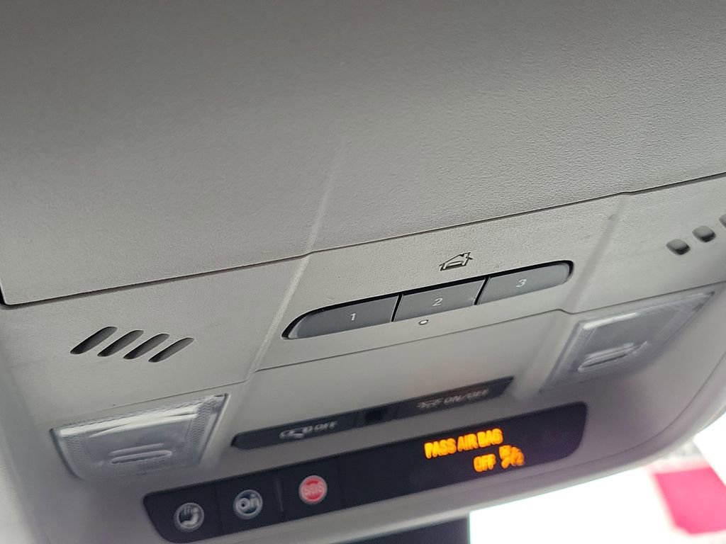 Used 2020 Chevrolet Equinox LT w/ Driver Convenience Package image 20