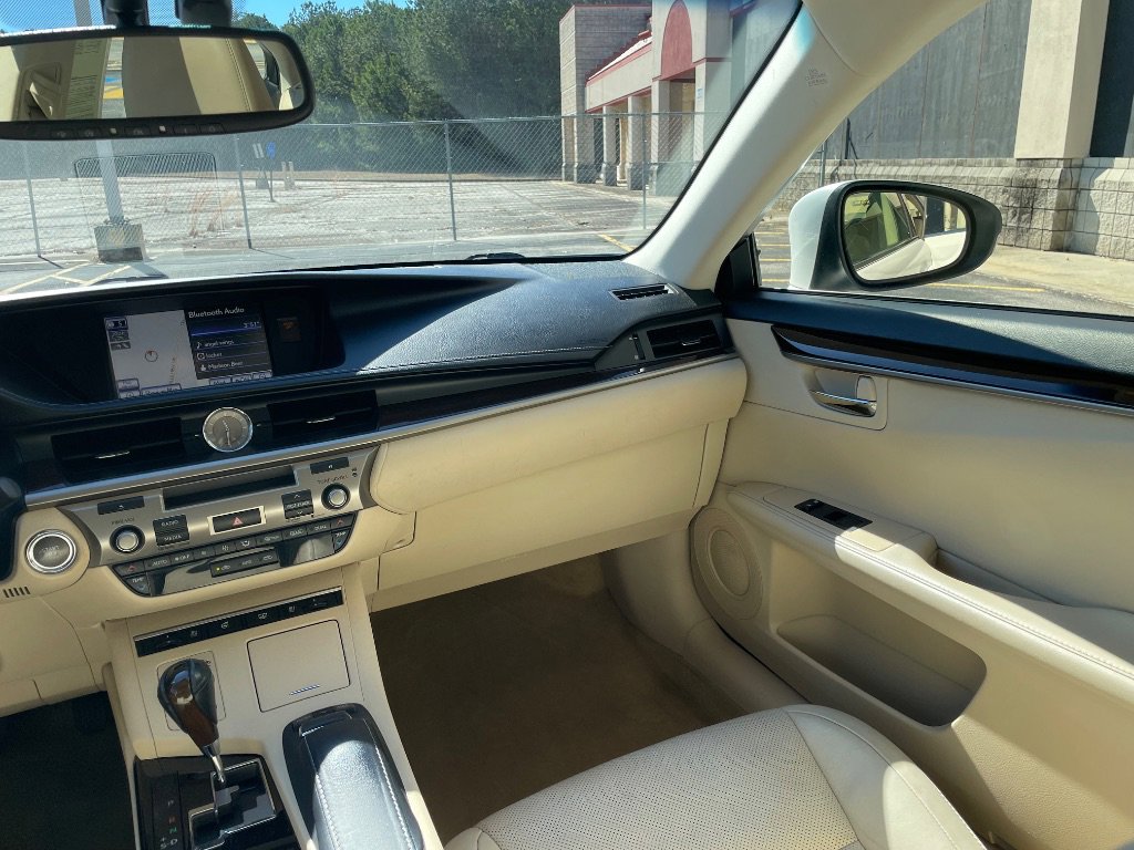 Used 2014 Lexus ES 350 Ultra Luxury w/ Luxury Package FWD image 31