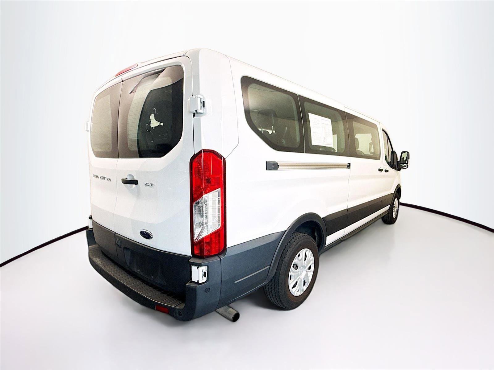 Used 2023 Ford Transit 350 XLT image 30