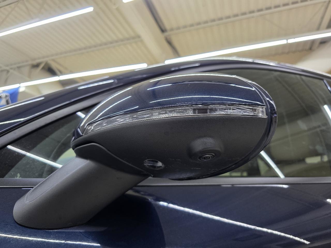 Used 2021 Porsche Macan AWD/4WD image 12