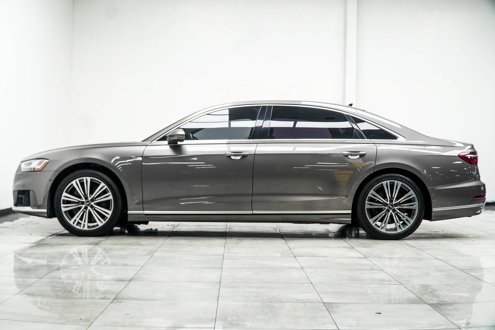 Used 2021 Audi A8 L 4.0T w/ Executive Plus Package AWD/4WD image 10