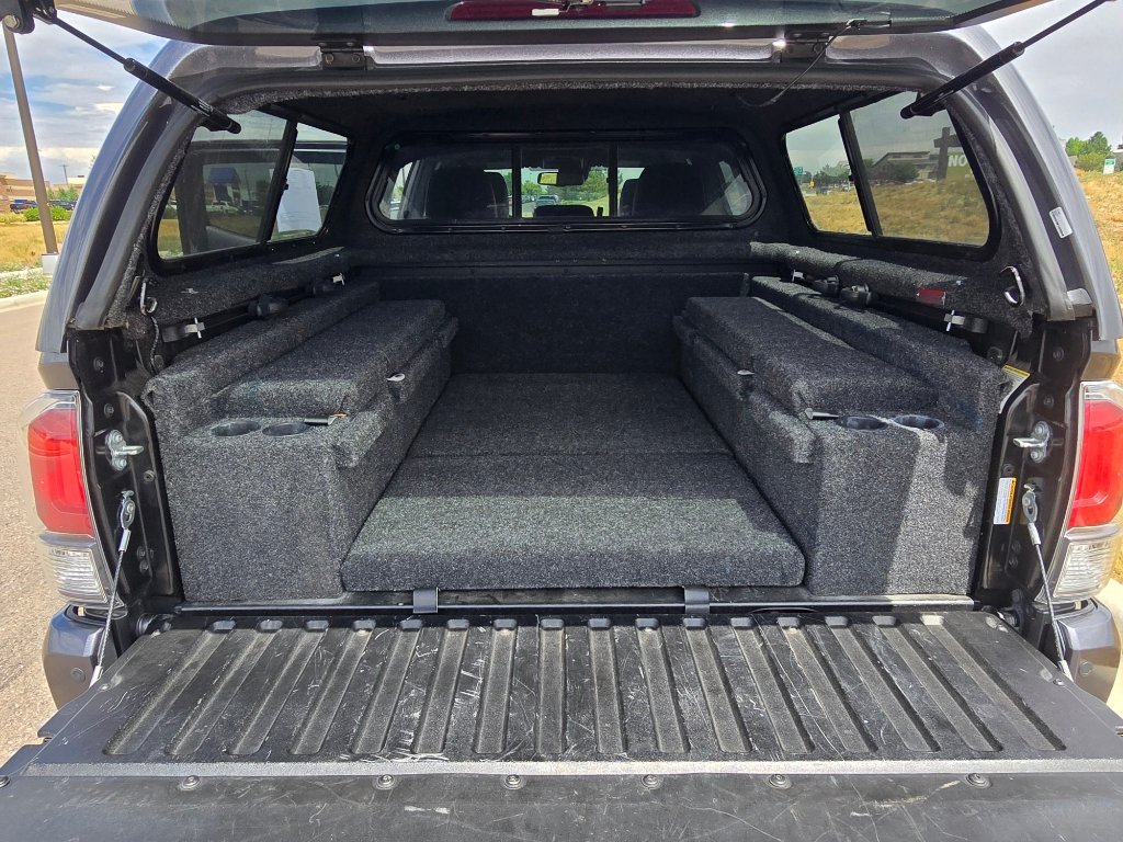 Used 2022 Toyota Tacoma TRD Sport w/ Technology Package RWD image 29