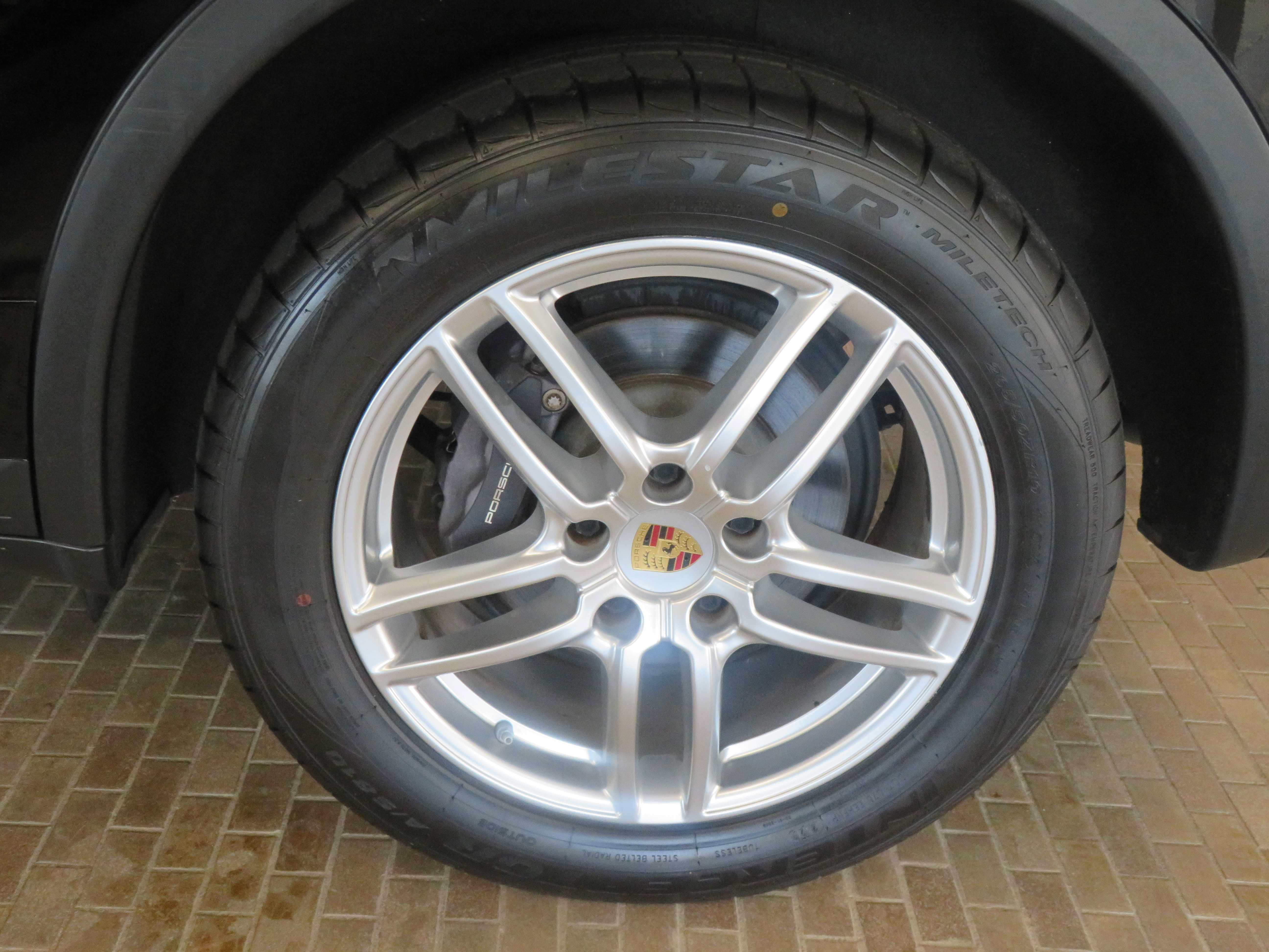 Used 2016 Porsche Cayenne AWD/4WD image 8