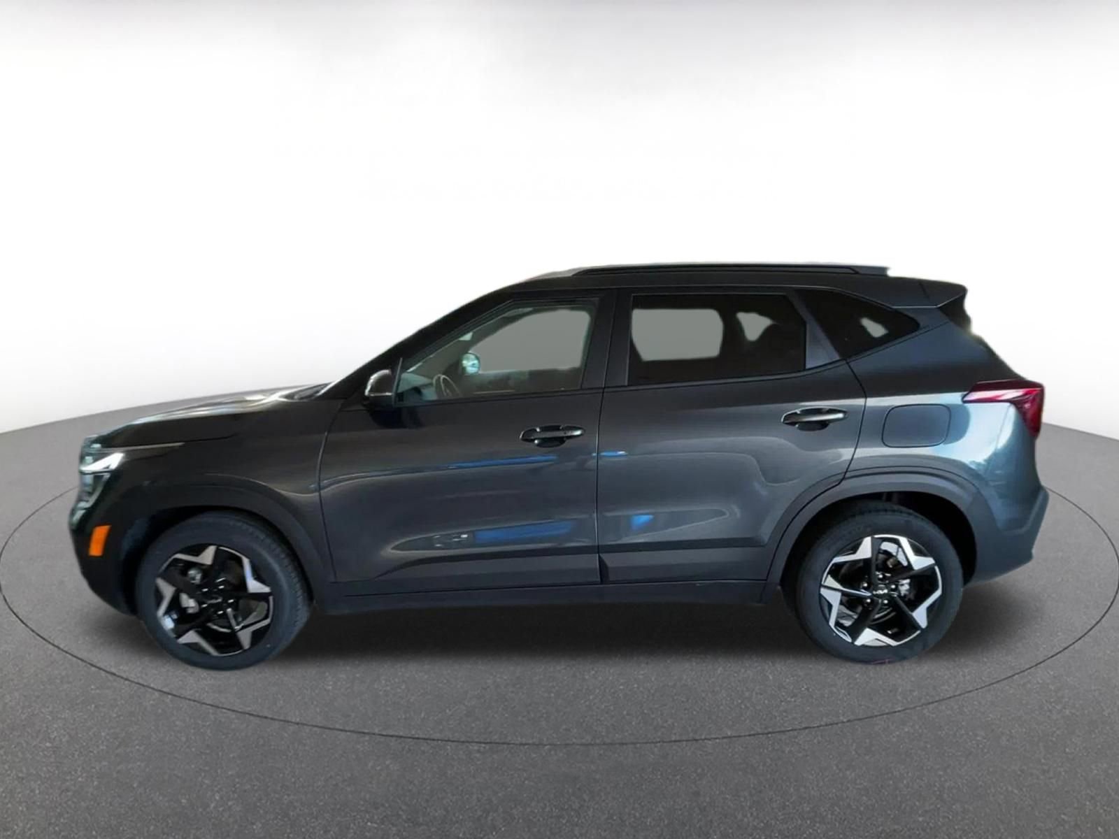 Used 2025 Kia Seltos S FWD image 9