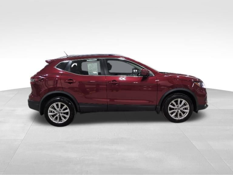 Used 2022 Nissan Rogue Sport SV image 2