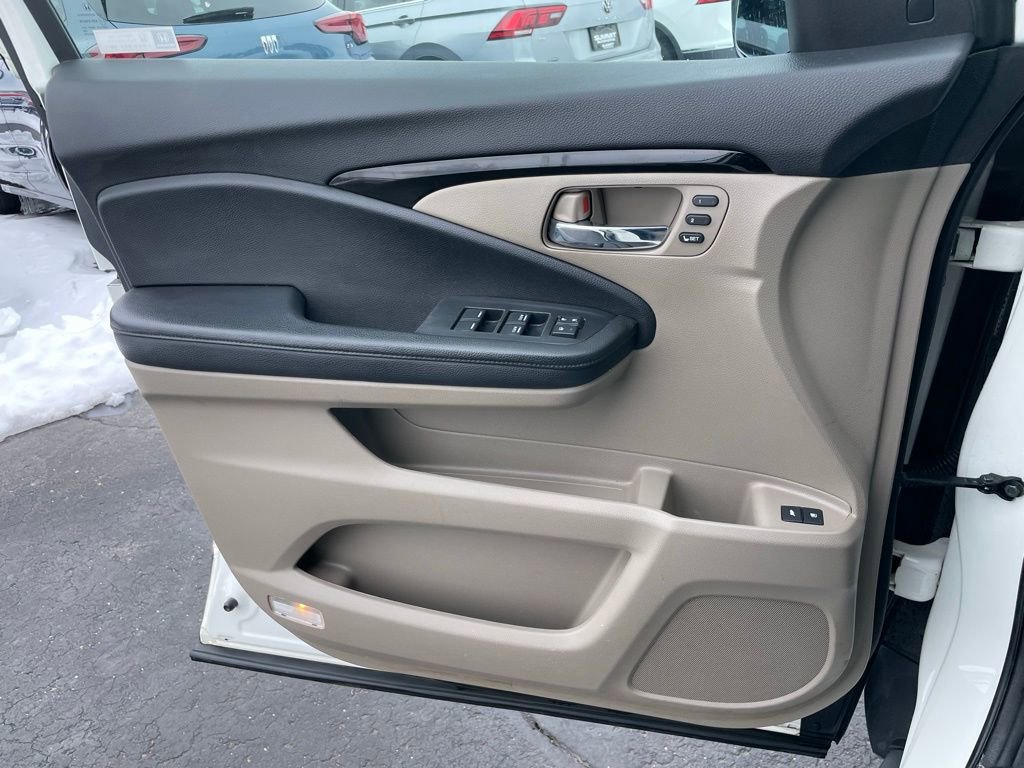 Used 2019 Honda Pilot Touring image 52