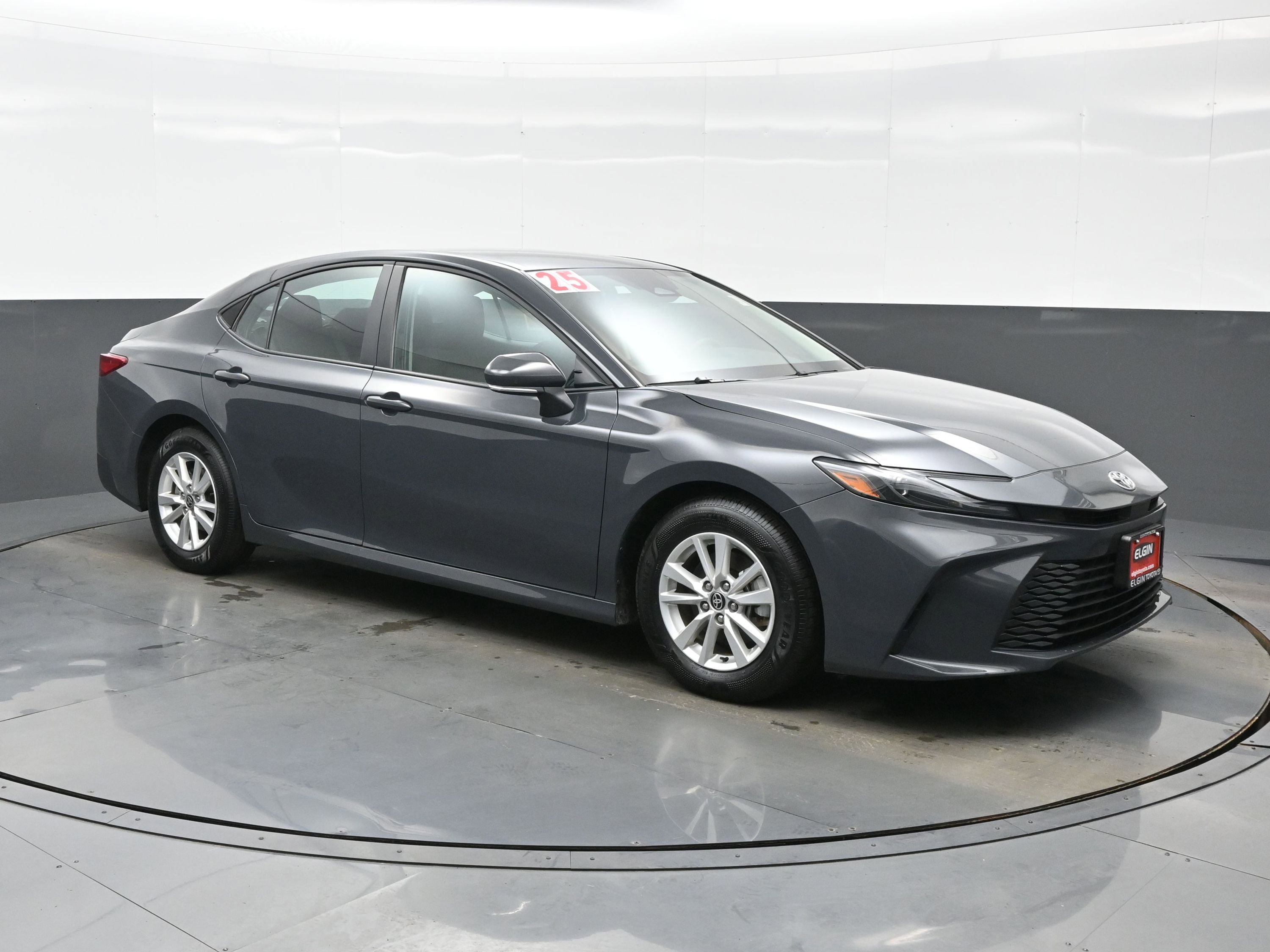 Used 2025 Toyota Camry LE image 8