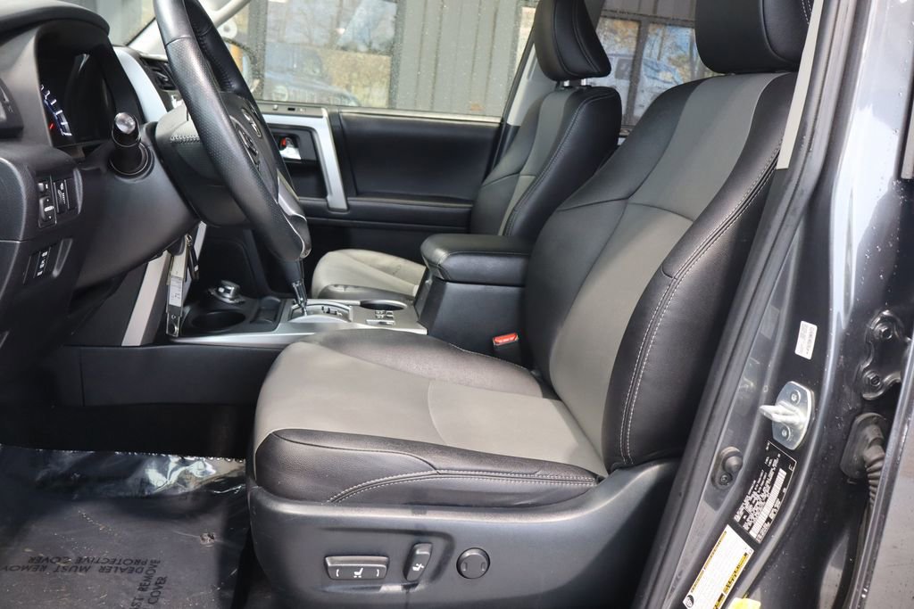 Used 2018 Toyota 4Runner SR5 Premium image 13