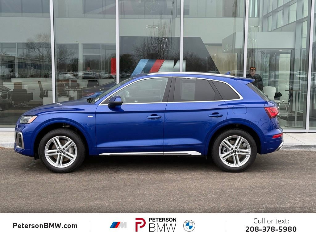 Used 2022 Audi Q5 e Premium w/ Convenience Package image 2