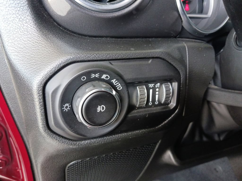 Used 2022 Jeep Wrangler Unlimited Rubicon AWD/4WD image 39