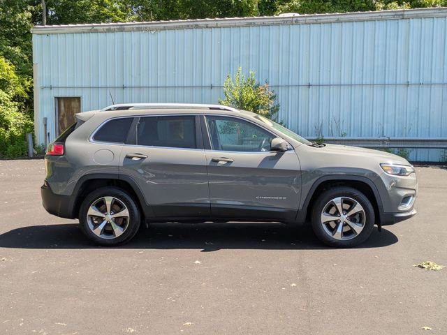 Used 2019 Jeep Cherokee Limited image 2