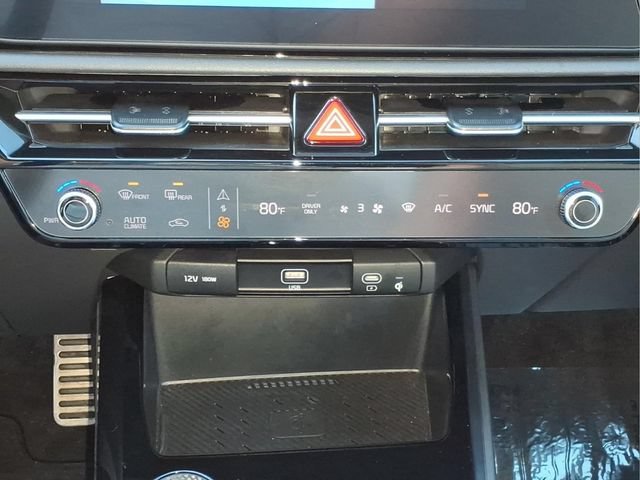Used 2024 Kia Niro EX Touring FWD image 21