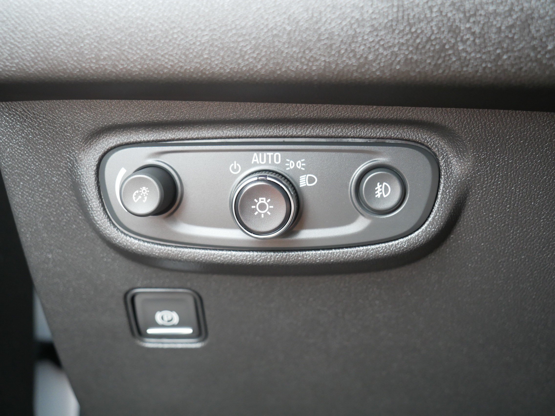 Used 2023 GMC Terrain SLT w/ Infotainment Package II AWD/4WD image 26