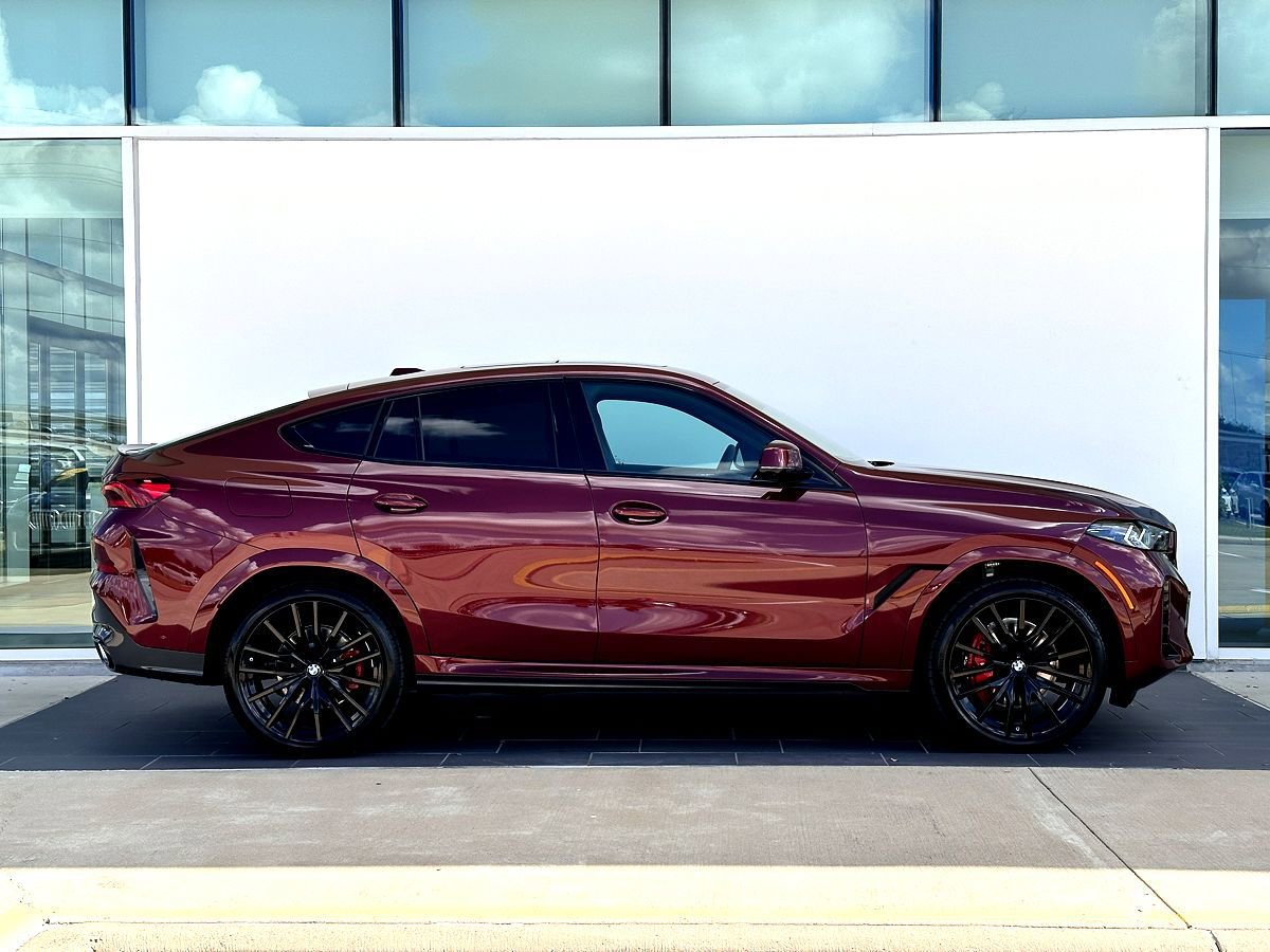New 2026 BMW X6 xDrive40i w/ Climate Comfort Package image 3