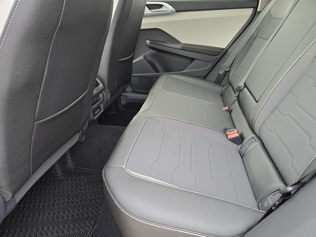 New 2026 Volkswagen Taos SE image 22