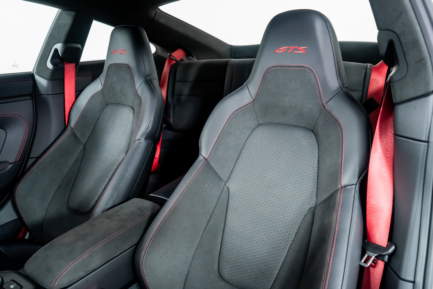 Used 2025 Porsche 911 Carrera GTS image 3