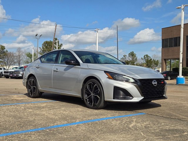 Used 2024 Nissan Altima 2.5 SR video 2