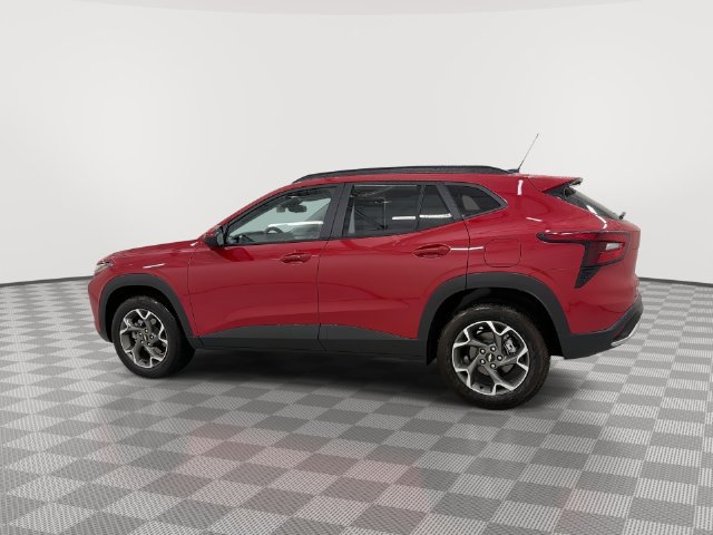 Certified 2026 Chevrolet Trax LT w/ Sunroof Package FWD image 8
