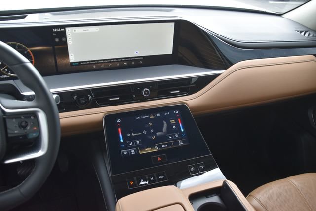 Used 2025 INFINITI QX80 Sensory AWD/4WD image 23