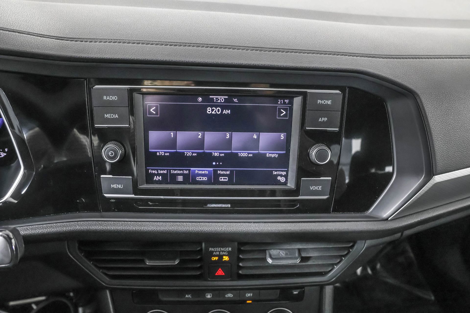 Used 2023 Volkswagen Jetta Sport image 28