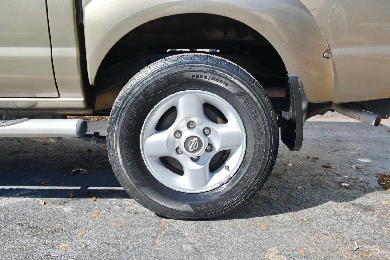 Used 2001 Nissan Frontier SE image 11