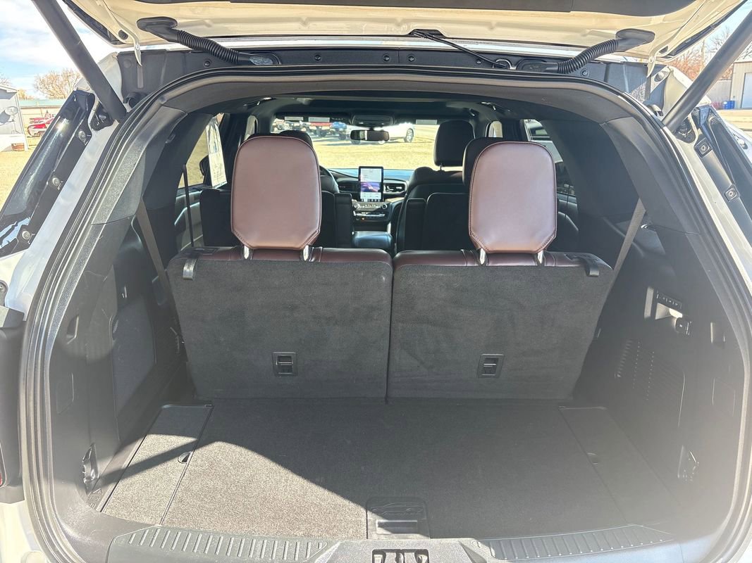 Used 2020 Ford Explorer Platinum w/ Premium Technology Package image 5