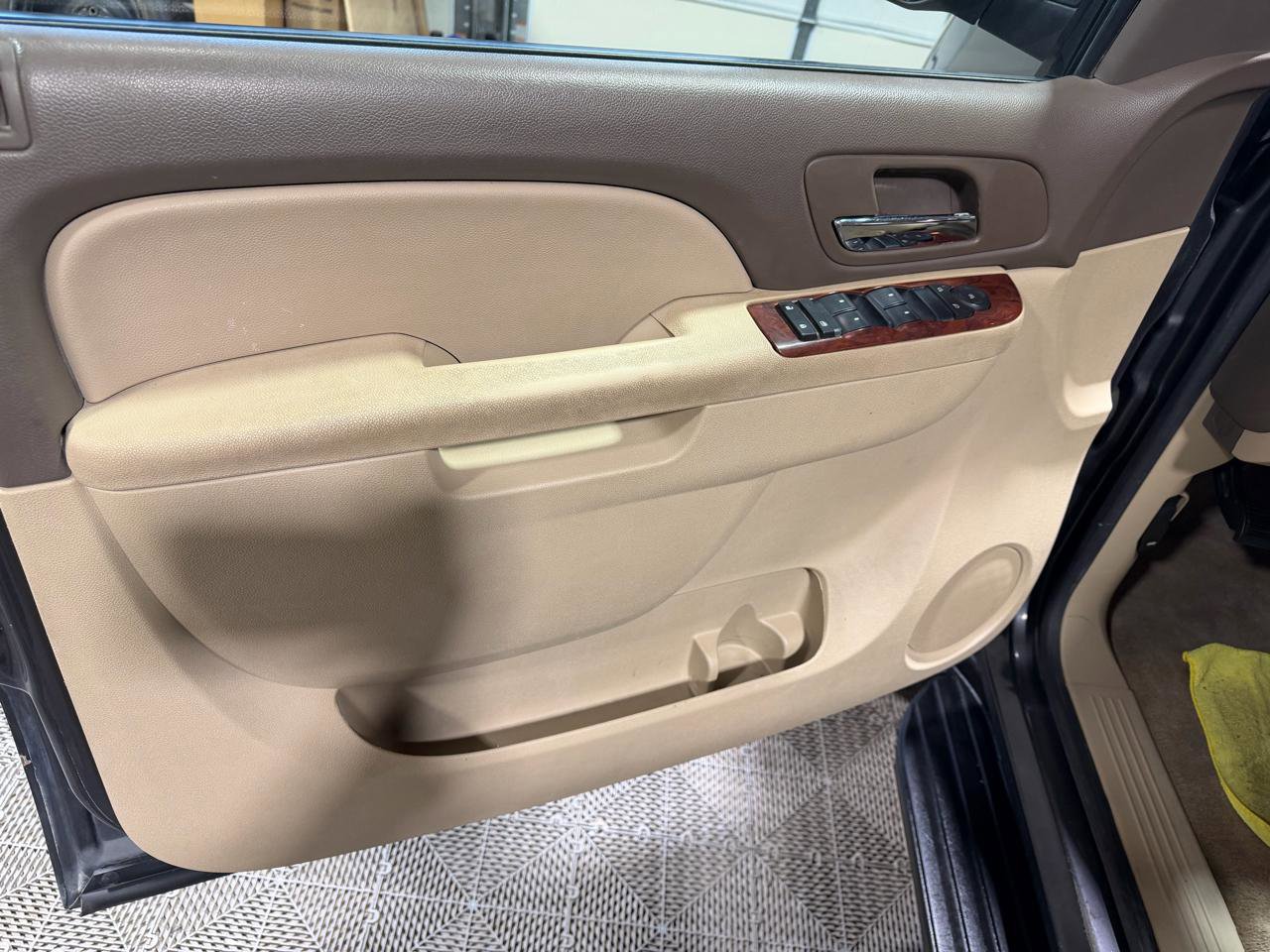 Used 2010 Chevrolet Suburban LT AWD/4WD image 26