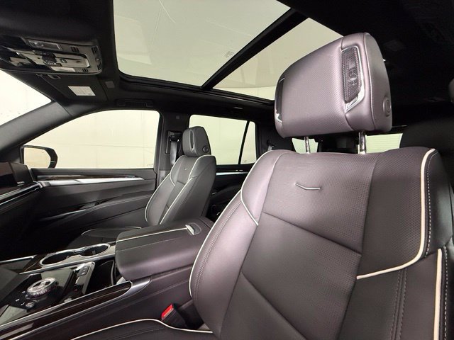 Certified 2026 Cadillac Escalade Luxury w/ Touring Package AWD/4WD image 17