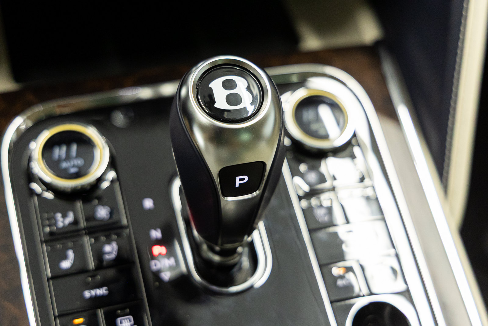 New 2026 Bentley Flying Spur Plug-In Hybrid AWD/4WD image 45