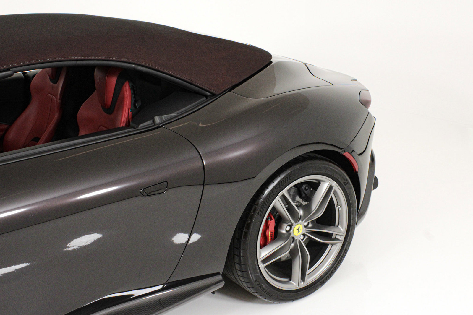 Certified 2024 Ferrari Roma Spider RWD image 23