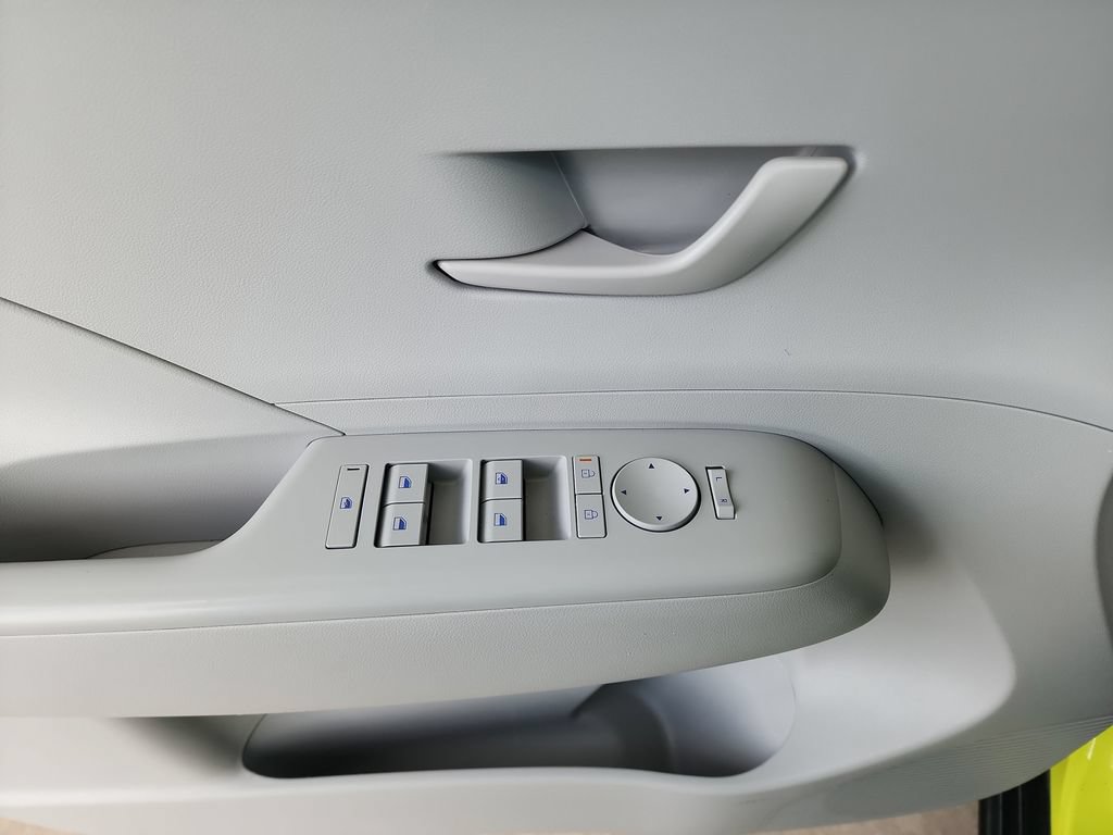 Used 2025 Hyundai Kona SEL AWD/4WD image 13