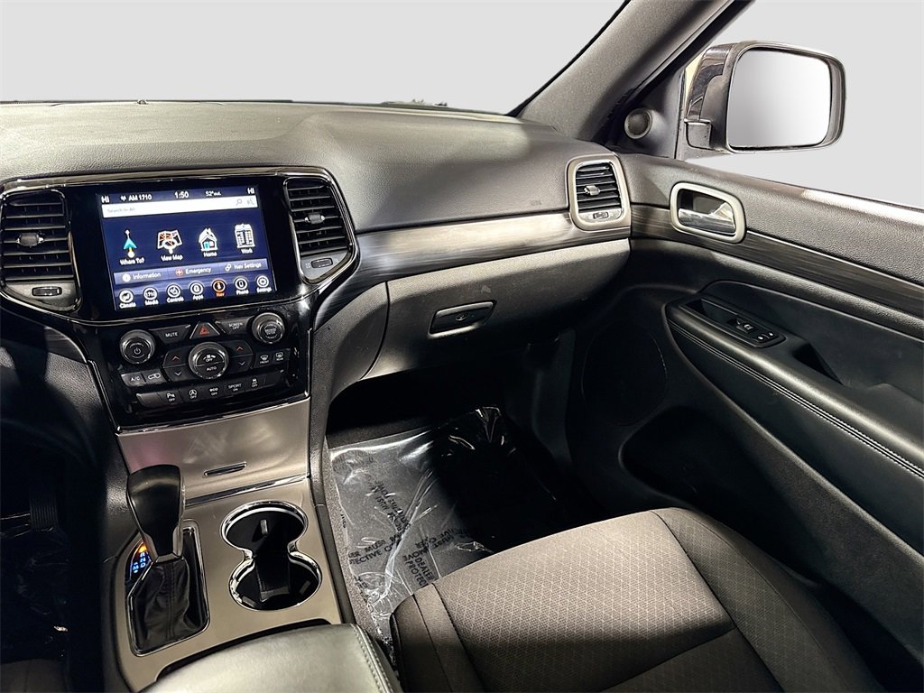 Used 2020 Jeep Grand Cherokee Laredo w/ Security & Convenience Group image 23