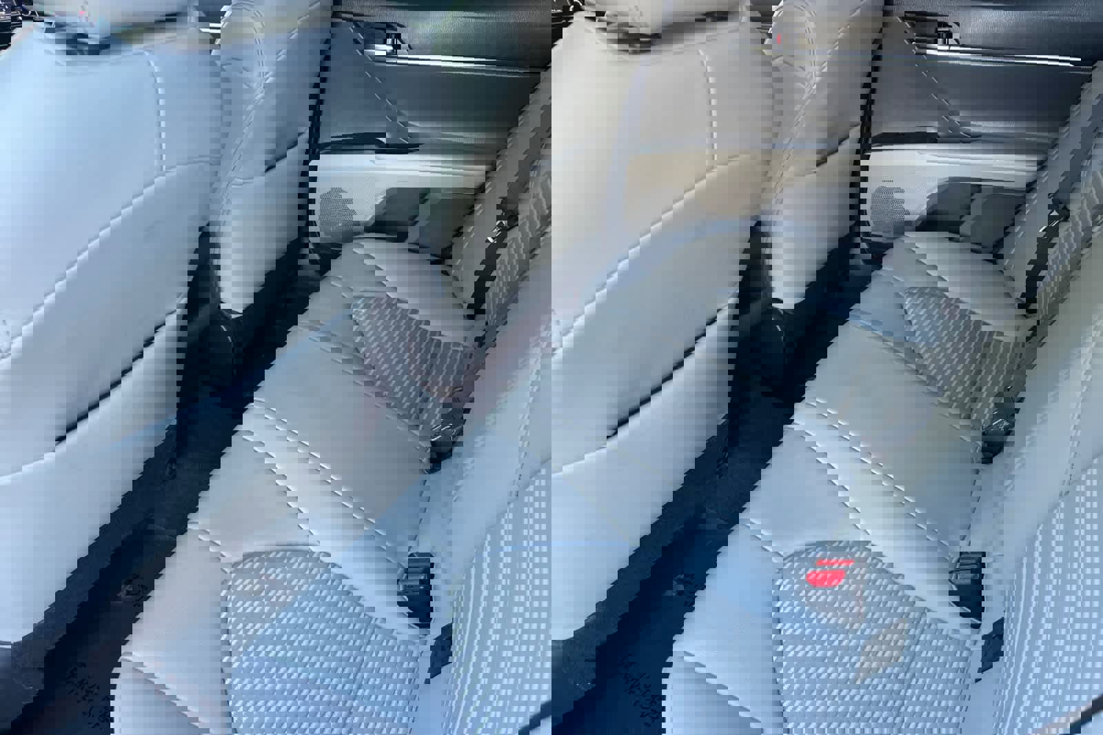 Certified 2022 Toyota Camry SE image 4