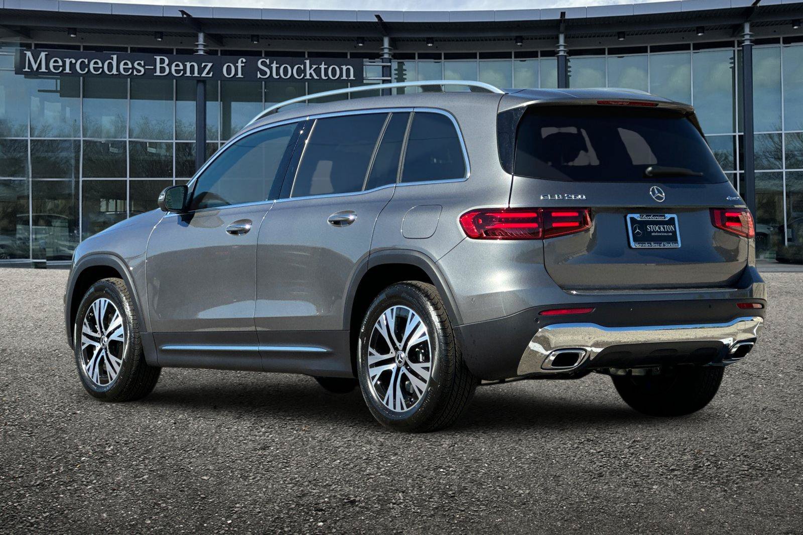 New 2026 Mercedes-Benz GLB 250 4MATIC image 6