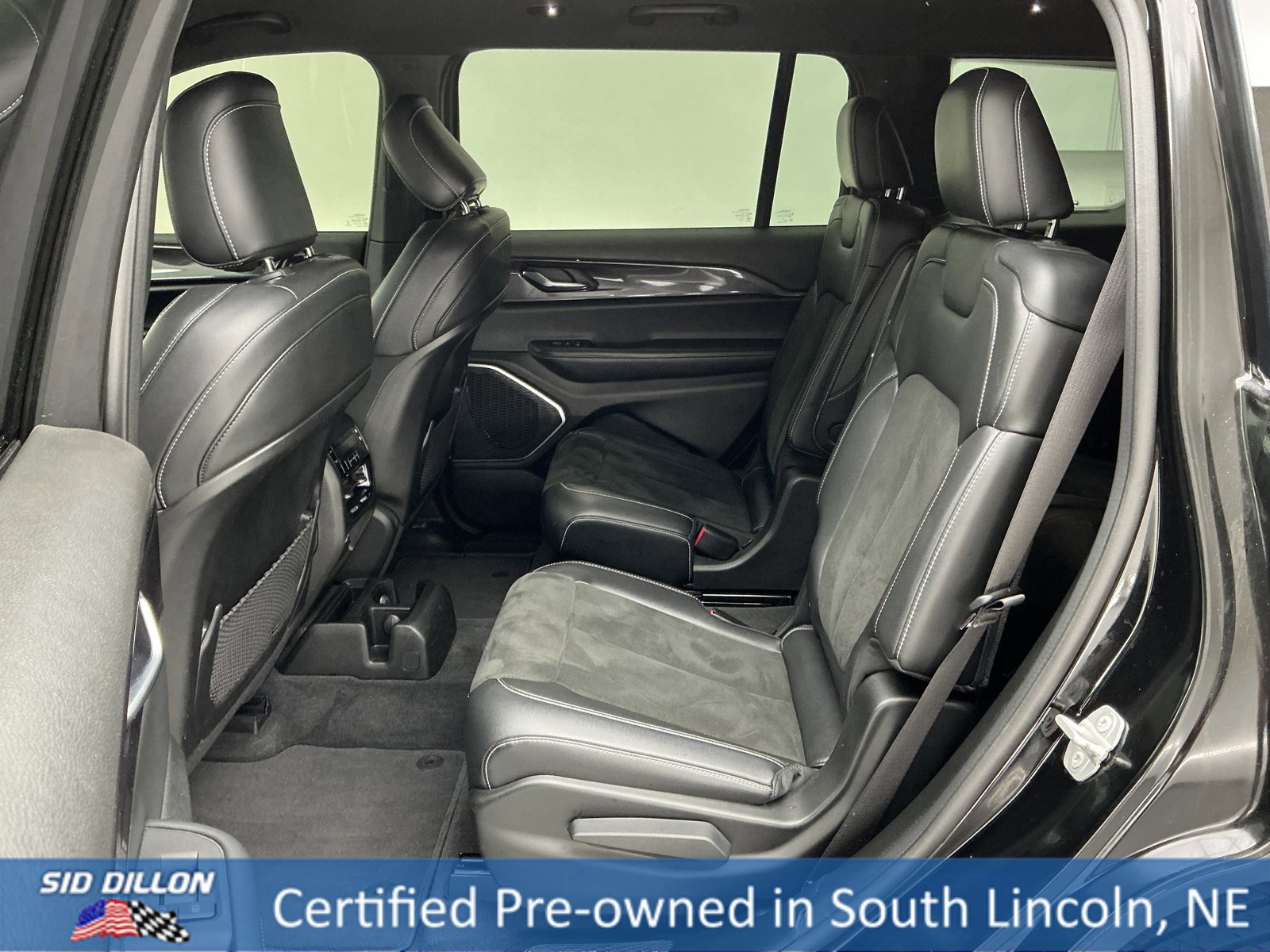 Used 2021 Jeep Grand Cherokee L Laredo image 19